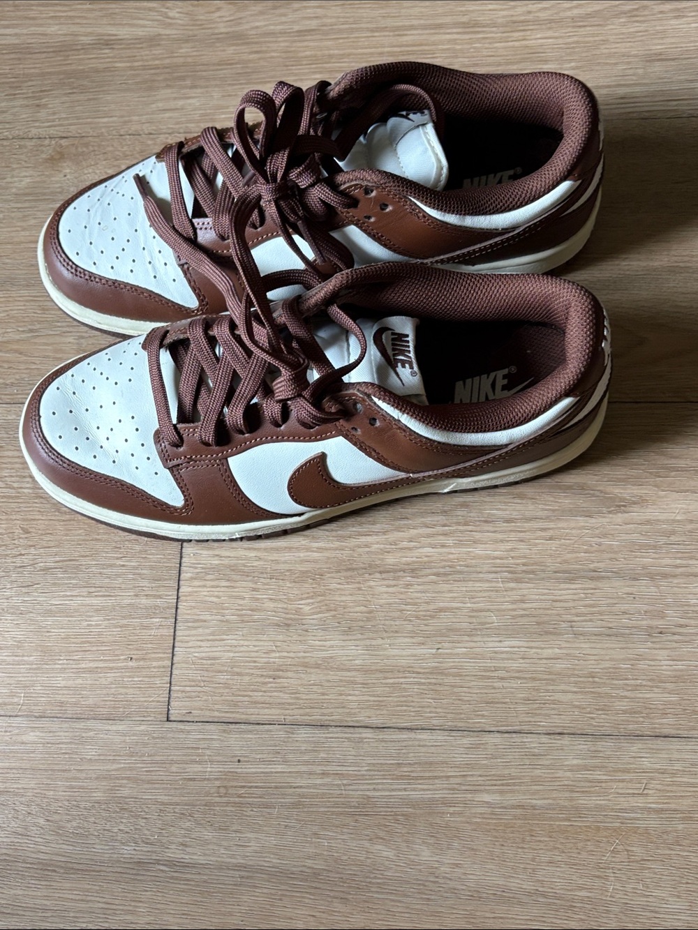 Nike  Low-Top Sneakers - White and Brown